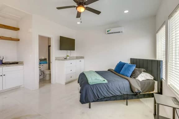 Beachside Luxe Studio #1