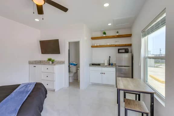 Studio 14 | Boutique Luxury by the Beach w/Pool