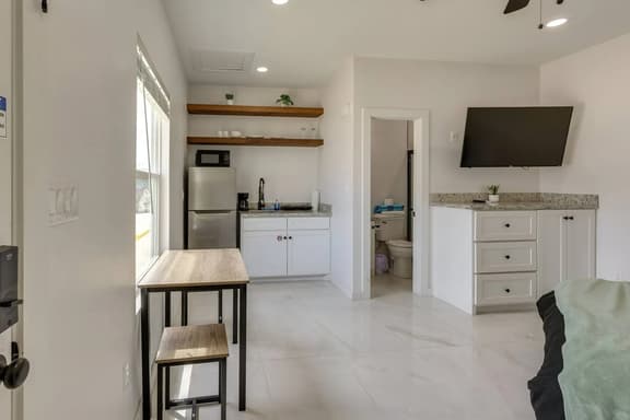 Modern South Padre Studio #4 - Blocks to Gulf/Pool - Apartment